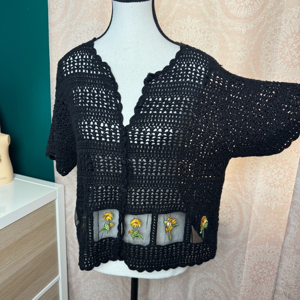 Dressbarn VTG 90s Y2K Crochet Black SS Cardigan Floral Sunflower Embroidery S 10